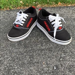 Heelys  youth sz 1 black/white/red shoes